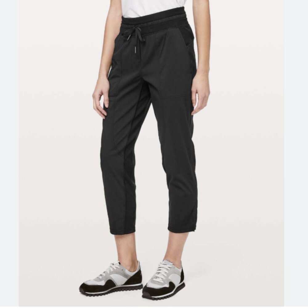 Lululemon Dance Studio Pants *25" Black Swift Lightweight Athletic Track Size 6